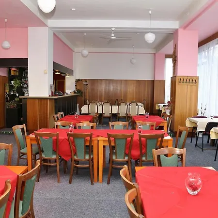 格兰顺佩尔克酒店 顺佩尔克